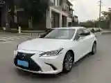 2018 Lexus ES 2.5L 178HP L4 E-CVT Hybrid