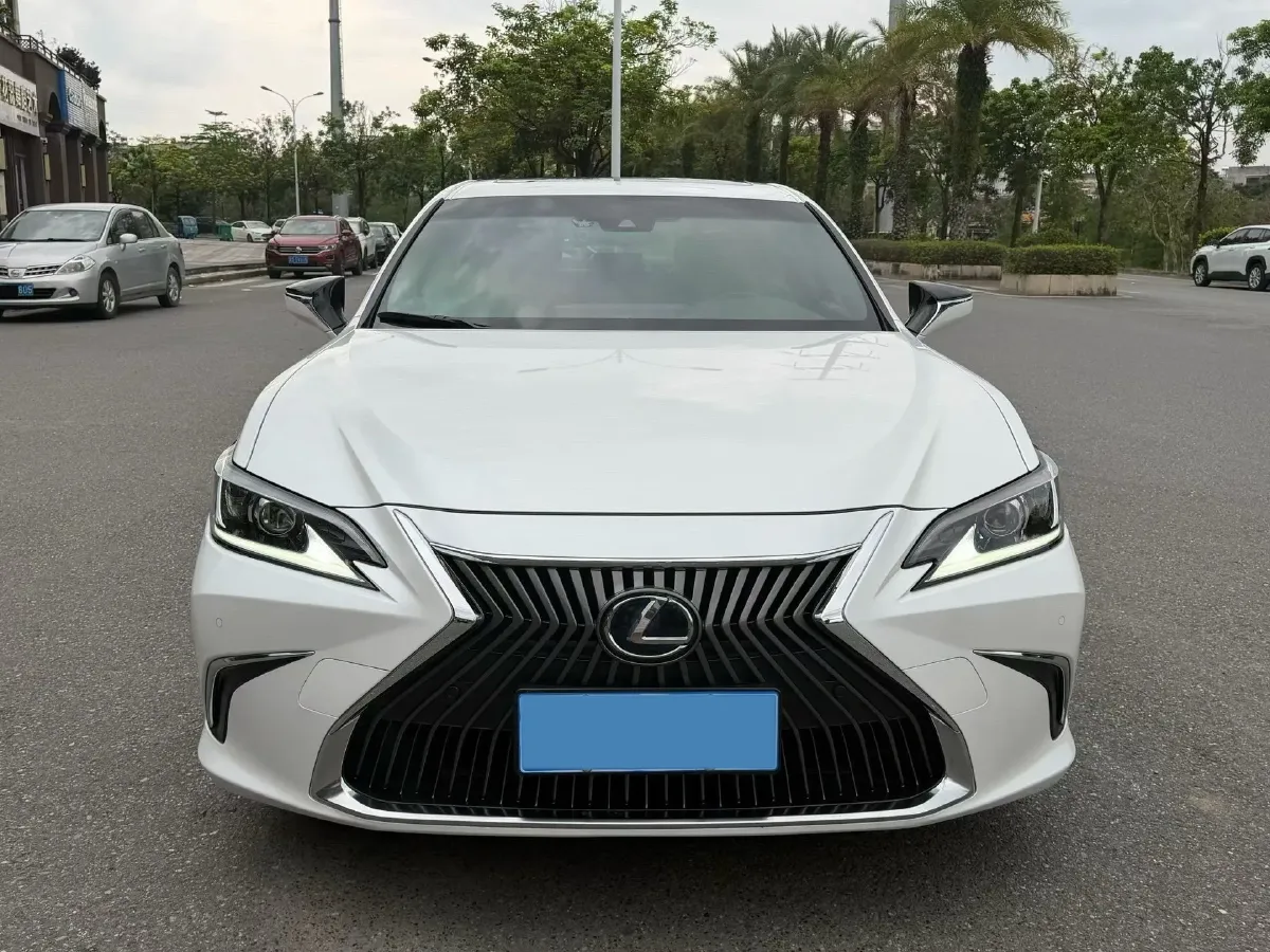 2018 Lexus ES 2.5L 178HP L4 E-CVT Hybrid,autocango,china used car exporter,china ev exporter,chinese used car exporter,chinese used ev exporter