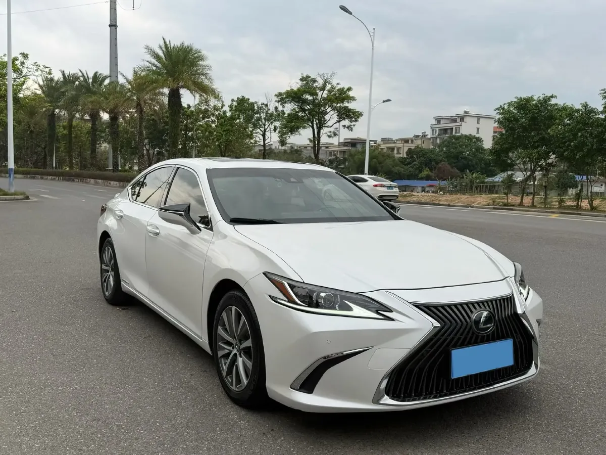 2018 Lexus ES 2.5L 178HP L4 E-CVT Hybrid,autocango,china used car exporter,china ev exporter,chinese used car exporter,chinese used ev exporter