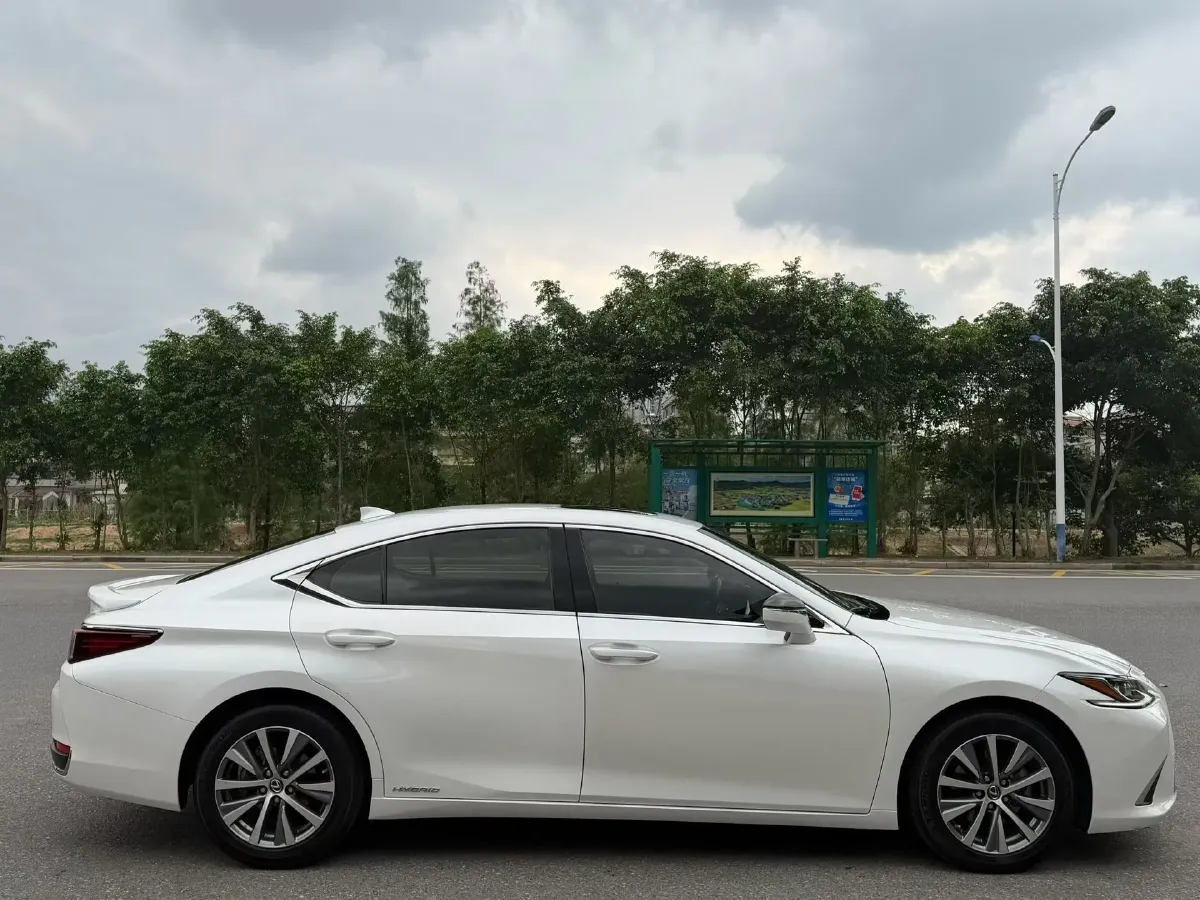 2018 Lexus ES 2.5L 178HP L4 E-CVT Hybrid,autocango,china used car exporter,china ev exporter,chinese used car exporter,chinese used ev exporter
