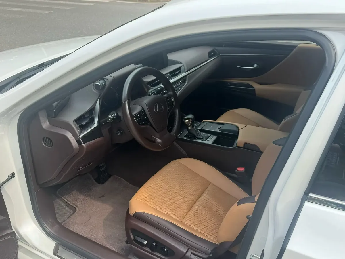 2018 Lexus ES 2.5L 178HP L4 E-CVT Hybrid,autocango,china used car exporter,china ev exporter,chinese used car exporter,chinese used ev exporter