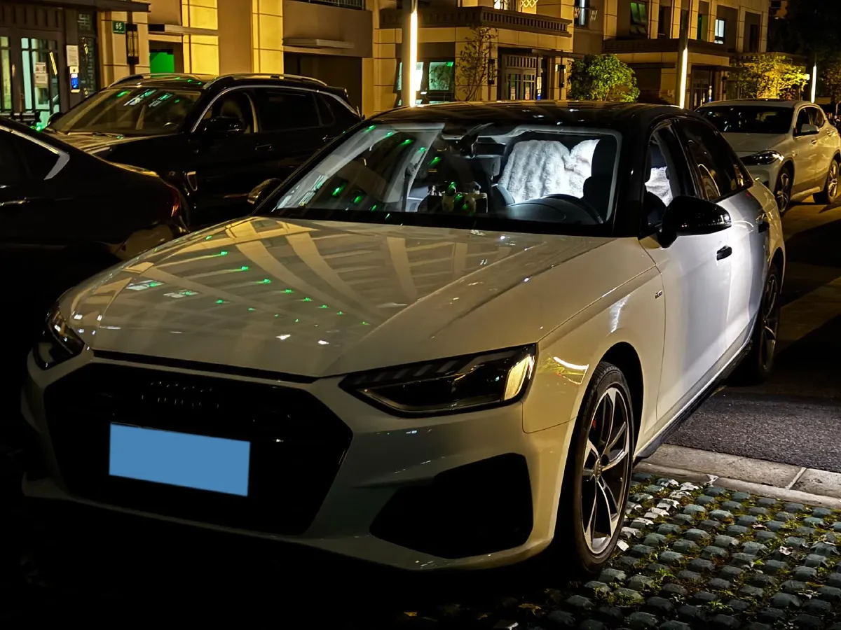 2022 Audi A4L 2.0T 190HP L4 7DCT,autocango,china used car exporter,china ev exporter,chinese used car exporter,chinese used ev exporter