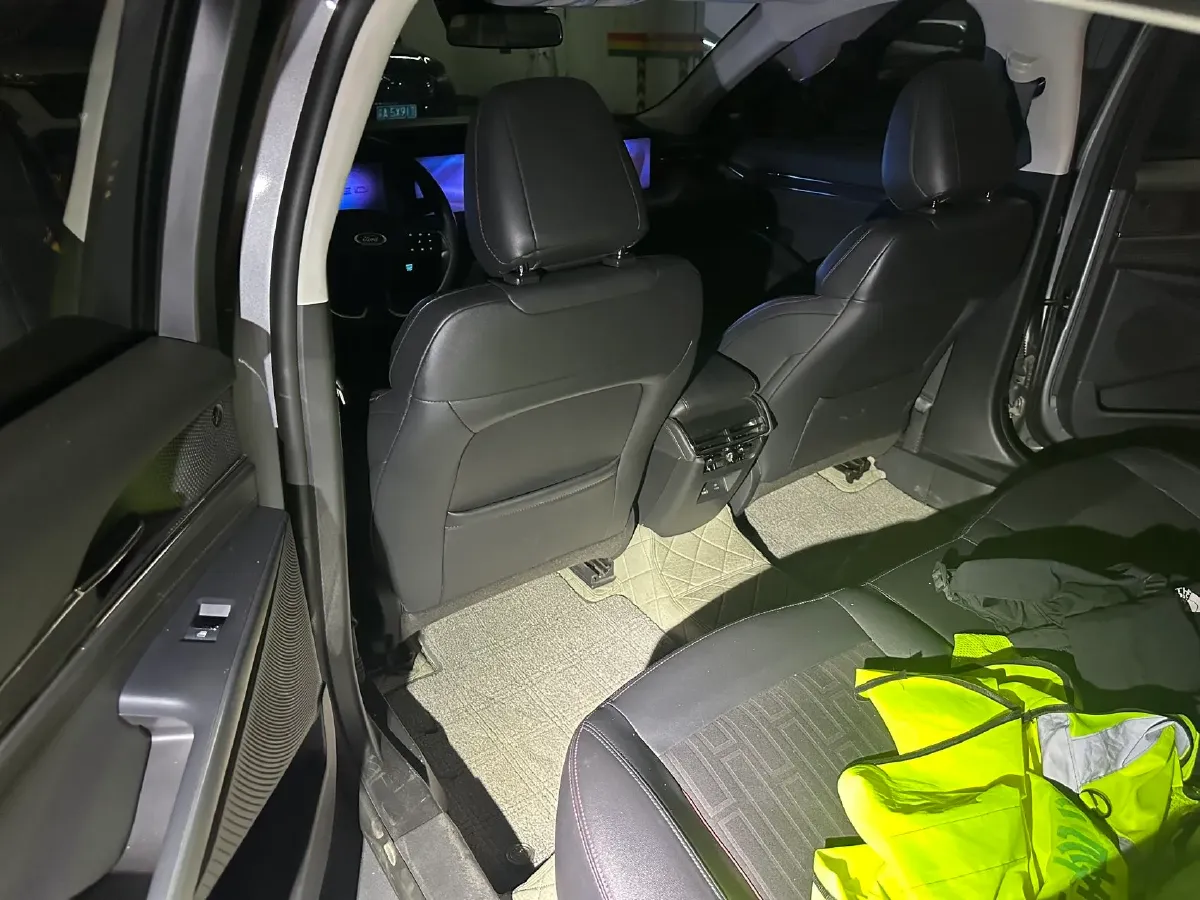 2023 Ford Mondeo 2.0T 254HP L4 8AT,autocango,china used car exporter,china ev exporter,chinese used car exporter,chinese used ev exporter