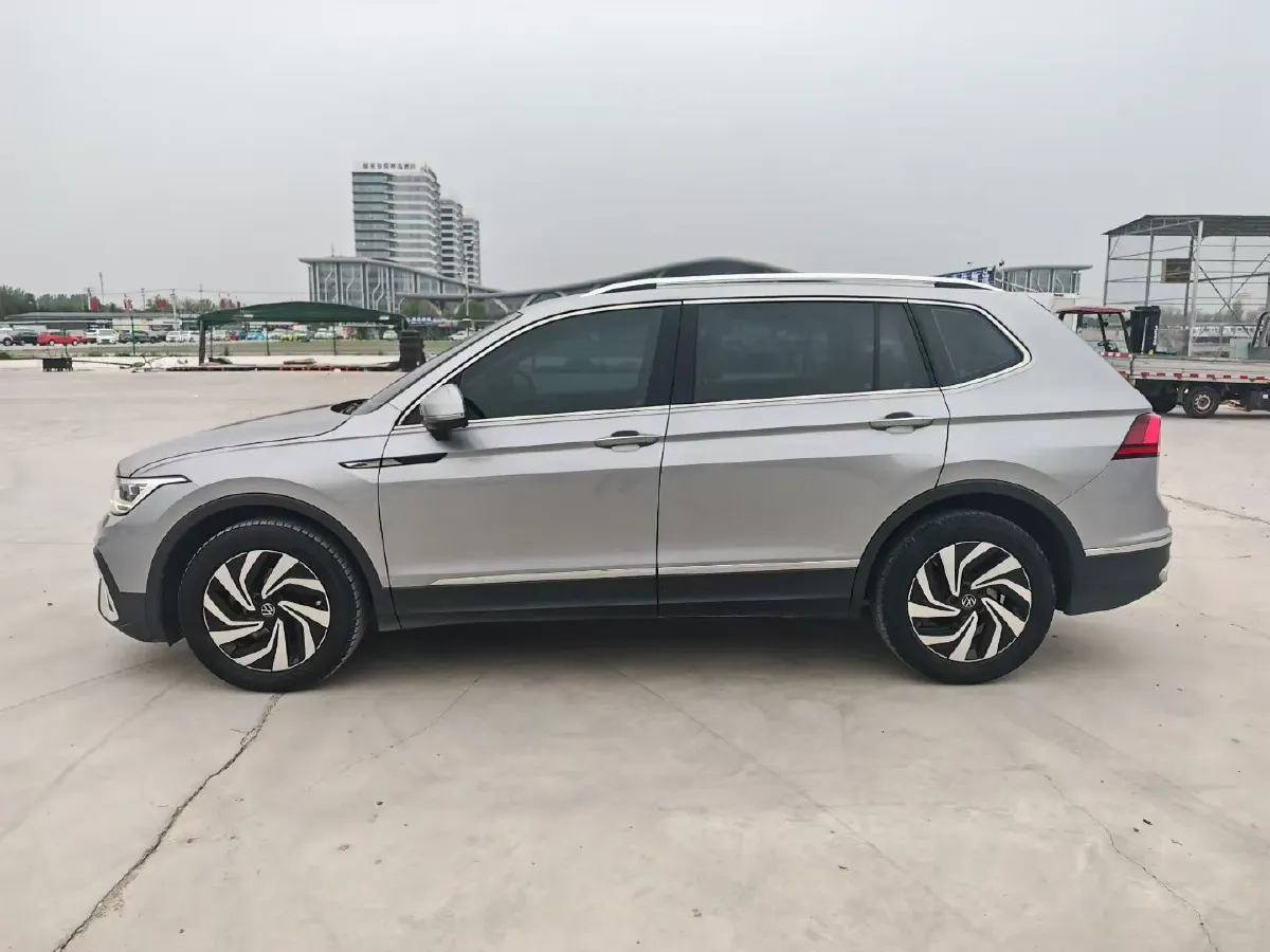 2022 Toyota Wildlander 2.5L 178HP L4 E-CVT Hybrid,autocango,china used car exporter,china ev exporter,chinese used car exporter,chinese used ev exporter
