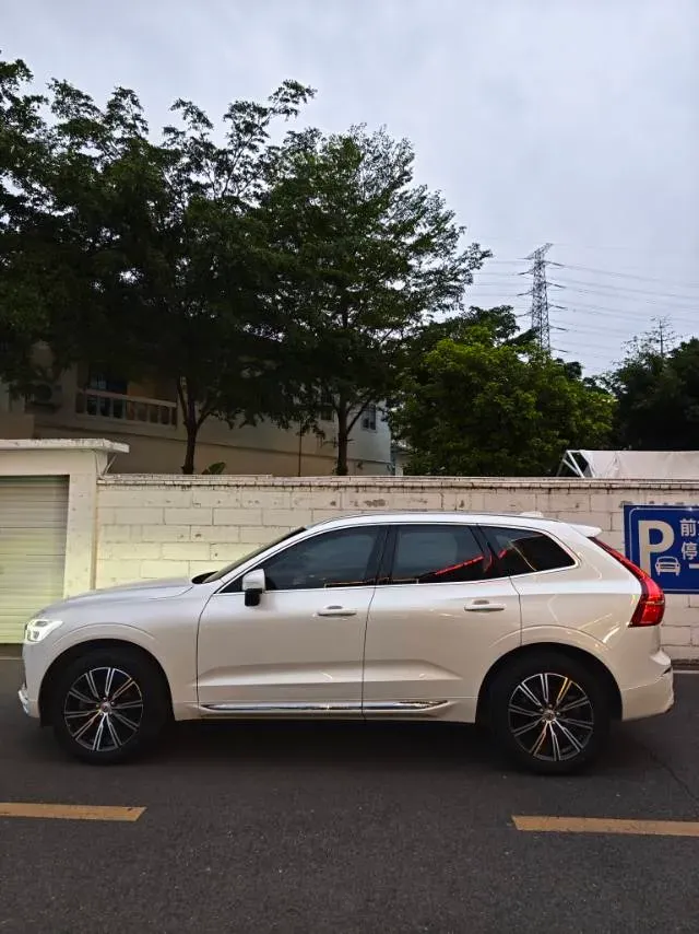 2018 Volvo XC60 2.0T 254HP L4 8AT,autocango,china used car exporter,china ev exporter,chinese used car exporter,chinese used ev exporter