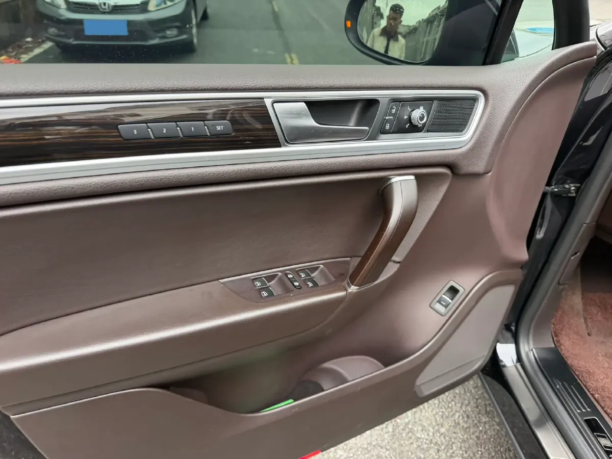 2017 Volkswagen Touareg 3.0T 320HP V6 8AT,autocango,china used car exporter,china ev exporter,chinese used car exporter,chinese used ev exporter