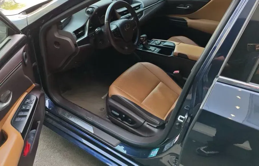 2018 Lexus ES 2.0L 167HP L4 6AT,autocango,china used car exporter,china ev exporter,chinese used car exporter,chinese used ev exporter