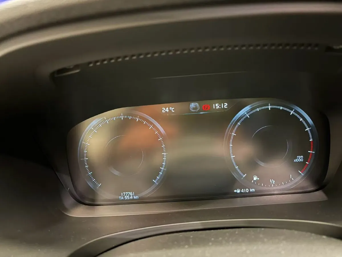 2021 Volvo V90 2.0T 250HP L4 8AT,autocango,china used car exporter,china ev exporter,chinese used car exporter,chinese used ev exporter