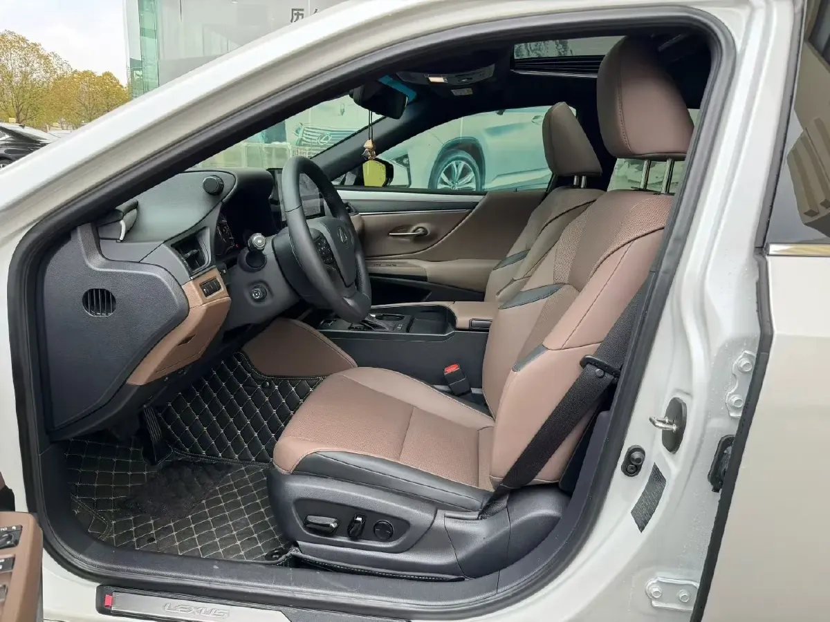 2025 Lexus ES 2.0L 173HP L4 CVT,autocango,china used car exporter,china ev exporter,chinese used car exporter,chinese used ev exporter