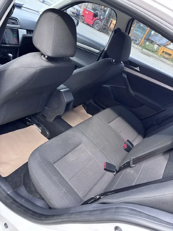 2017 Volkswagen Lavida 1.6L 110HP L4 6AT,autocango,china used car exporter,china ev exporter,chinese used car exporter,chinese used ev exporter