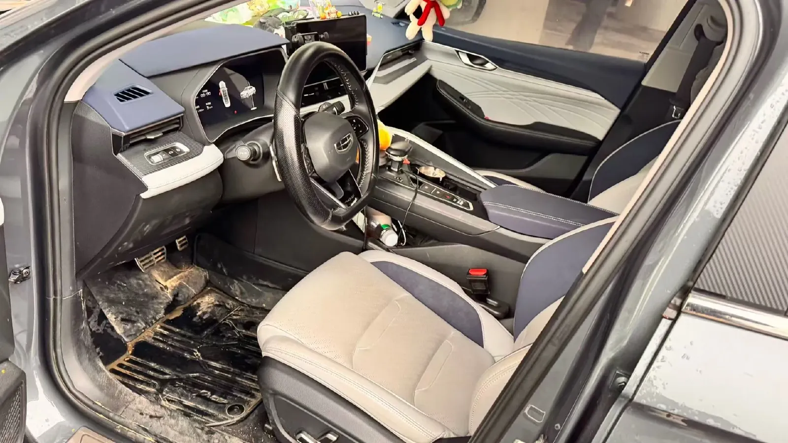 2023 Geely Preface 2.0T 190HP L4 7DCT,autocango,china used car exporter,china ev exporter,chinese used car exporter,chinese used ev exporter