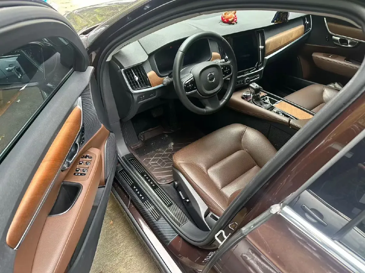 2020 Volvo S90 2.0T 254HP L4 8AT,autocango,china used car exporter,china ev exporter,chinese used car exporter,chinese used ev exporter