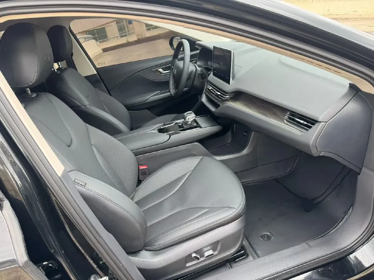 2022 HongQi E-QM5 BEV 56KWH,autocango,china used car exporter,china ev exporter,chinese used car exporter,chinese used ev exporter