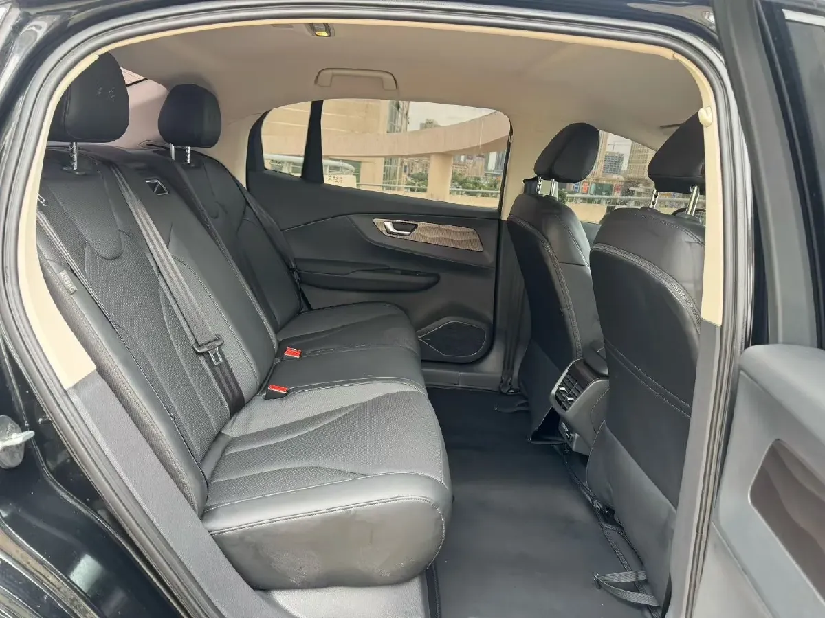 2022 HongQi E-QM5 BEV 56KWH,autocango,china used car exporter,china ev exporter,chinese used car exporter,chinese used ev exporter