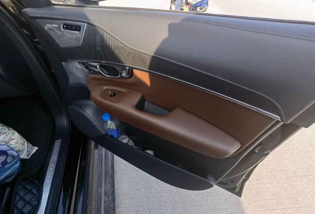 2021 Volvo XC90 2.0T 299HP L4 8AT,autocango,china used car exporter,china ev exporter,chinese used car exporter,chinese used ev exporter