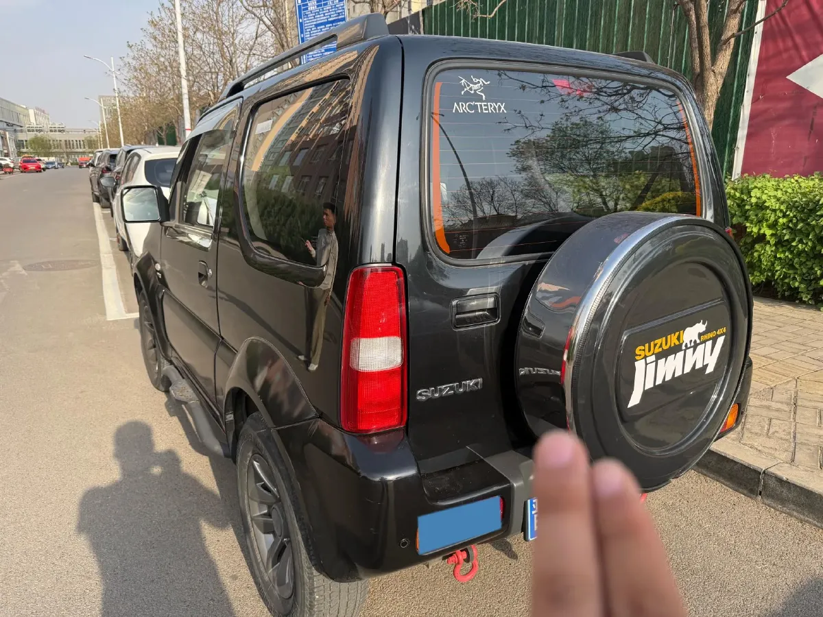 2015 Suzuki Jimny 1.3L 85HP L4 4AT,autocango,china used car exporter,china ev exporter,chinese used car exporter,chinese used ev exporter
