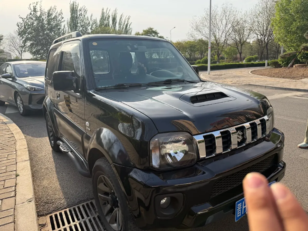 2015 Suzuki Jimny 1.3L 85HP L4 4AT,autocango,china used car exporter,china ev exporter,chinese used car exporter,chinese used ev exporter