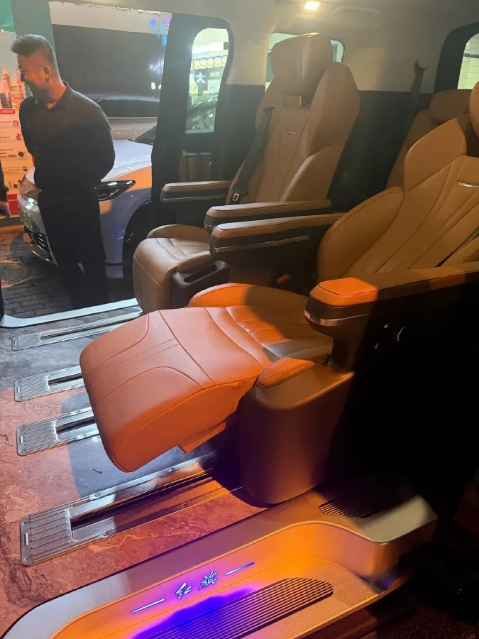 2023 HongQi HQ9 2.0T 252HP L4 8AT,autocango,china used car exporter,china ev exporter,chinese used car exporter,chinese used ev exporter