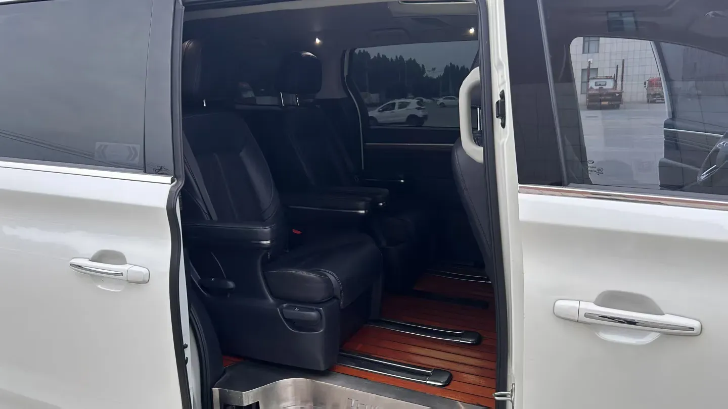 2021 GAC Trumpchi M8 2.0T 252HP L4 8AT,autocango,china used car exporter,china ev exporter,chinese used car exporter,chinese used ev exporter