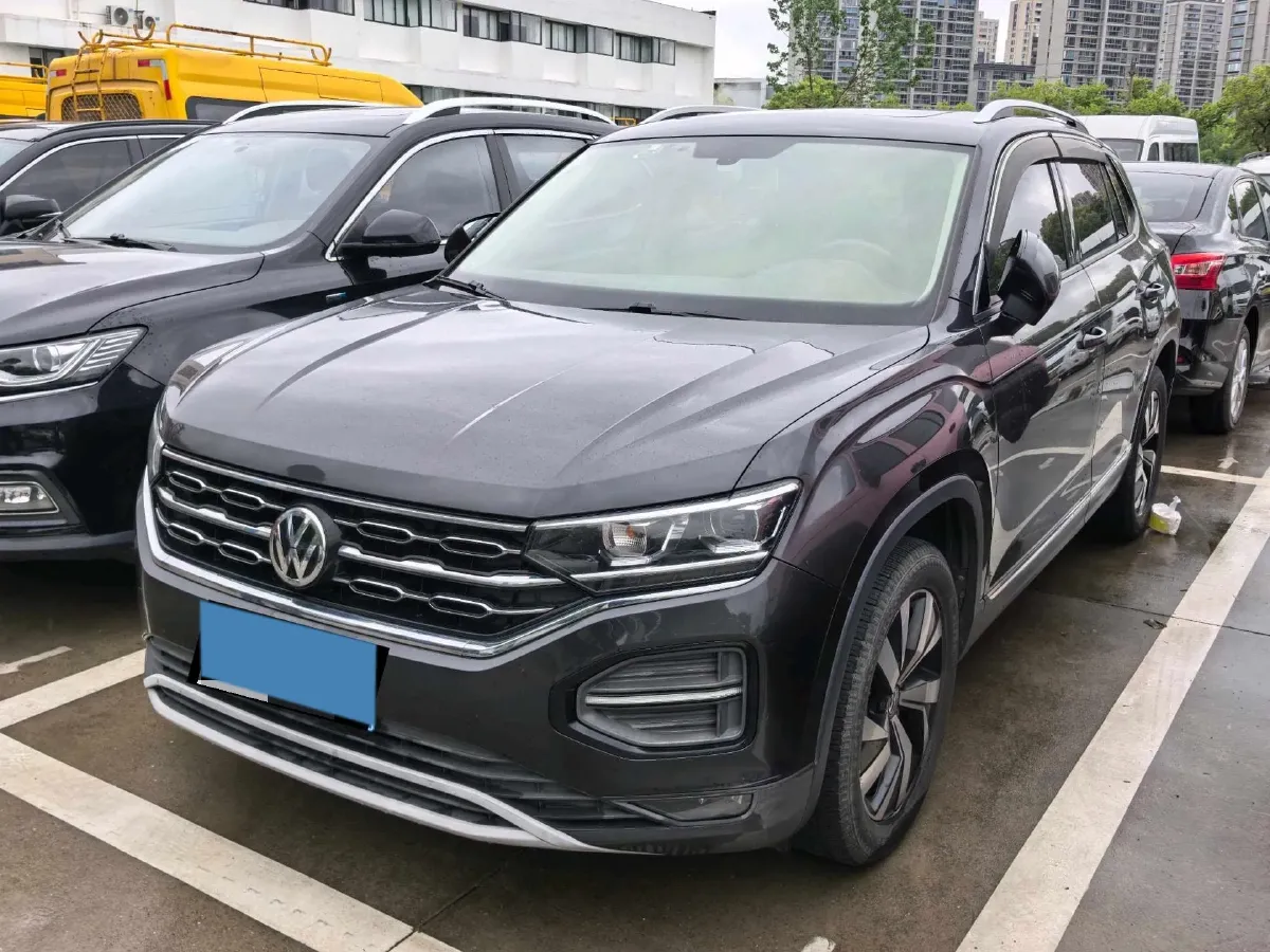2019 Jeep Cherokee 2.0T 234HP L4 9AT,autocango,china used car exporter,china ev exporter,chinese used car exporter,chinese used ev exporter