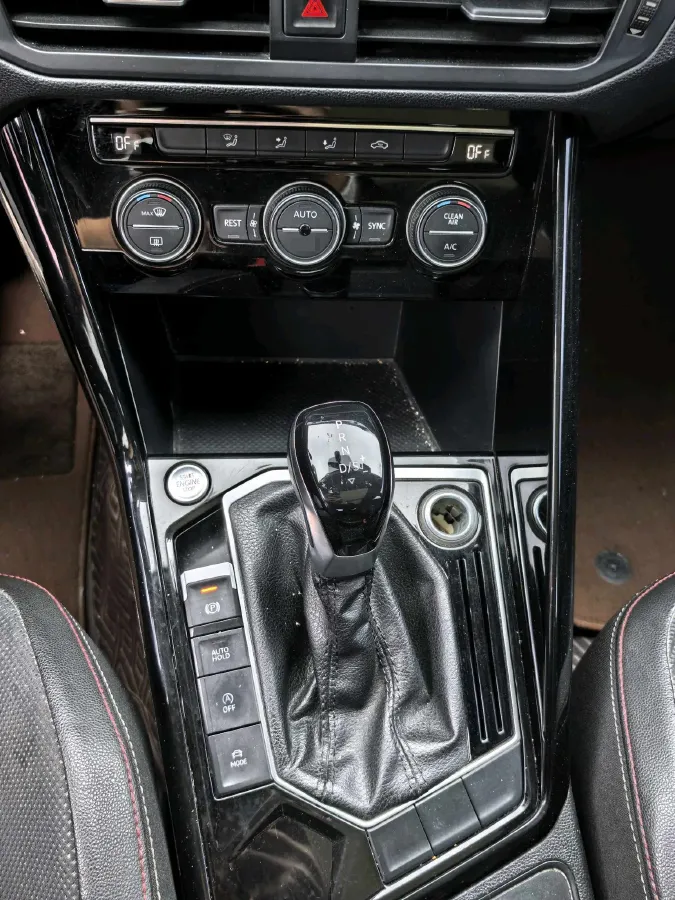 2019 Jeep Cherokee 2.0T 234HP L4 9AT,autocango,china used car exporter,china ev exporter,chinese used car exporter,chinese used ev exporter