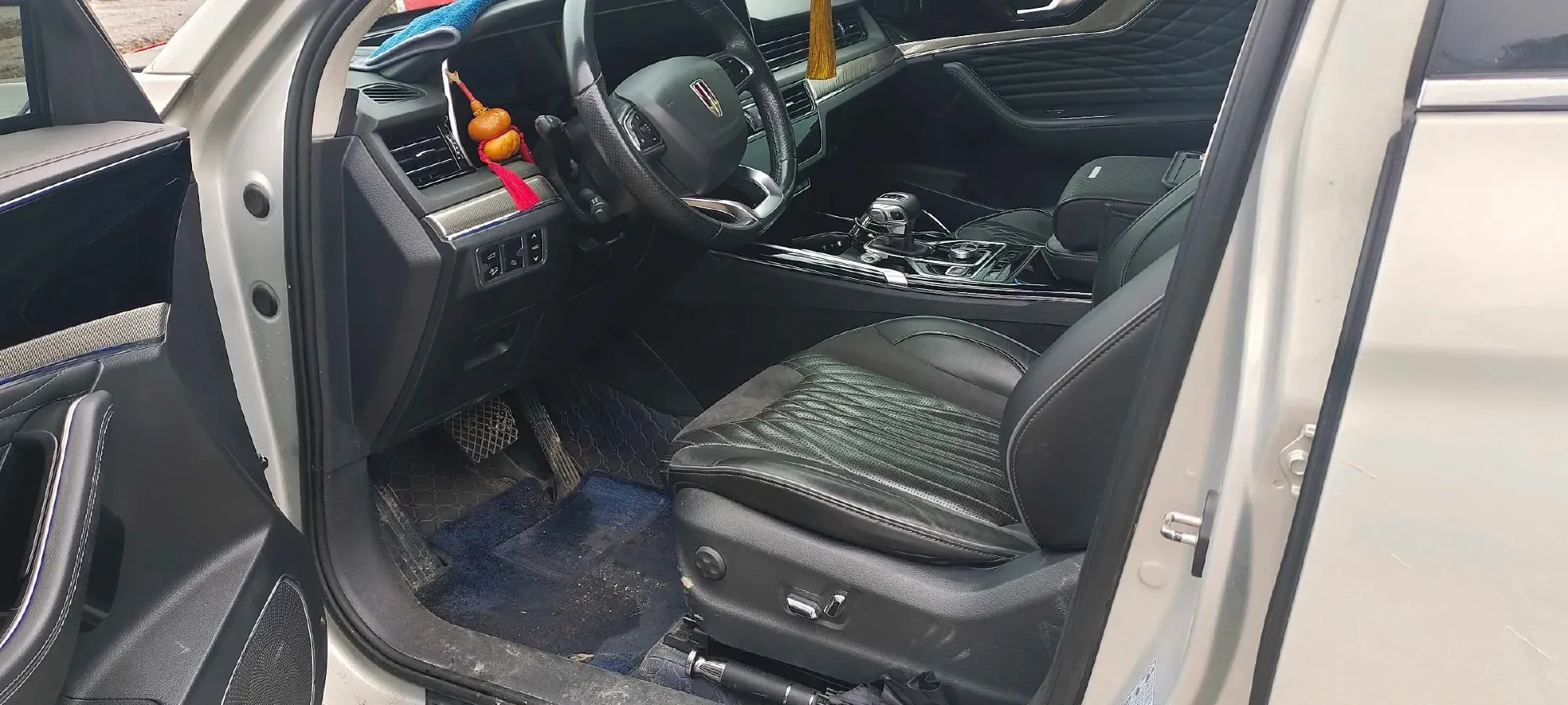 2022 HongQi HS5 2.0T 224HP L4 6AT,autocango,china used car exporter,china ev exporter,chinese used car exporter,chinese used ev exporter