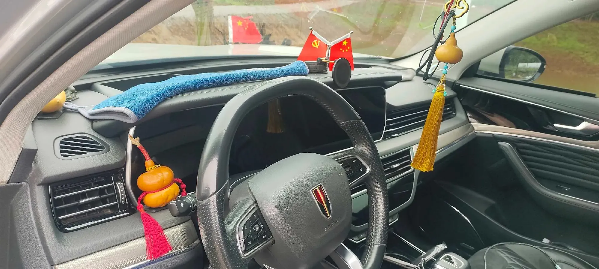 2022 HongQi HS5 2.0T 224HP L4 6AT,autocango,china used car exporter,china ev exporter,chinese used car exporter,chinese used ev exporter