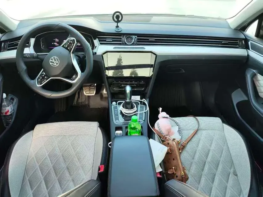 2023 Volkswagen Magotan 2.0T 186HP L4 7DCT,autocango,china used car exporter,china ev exporter,chinese used car exporter,chinese used ev exporter