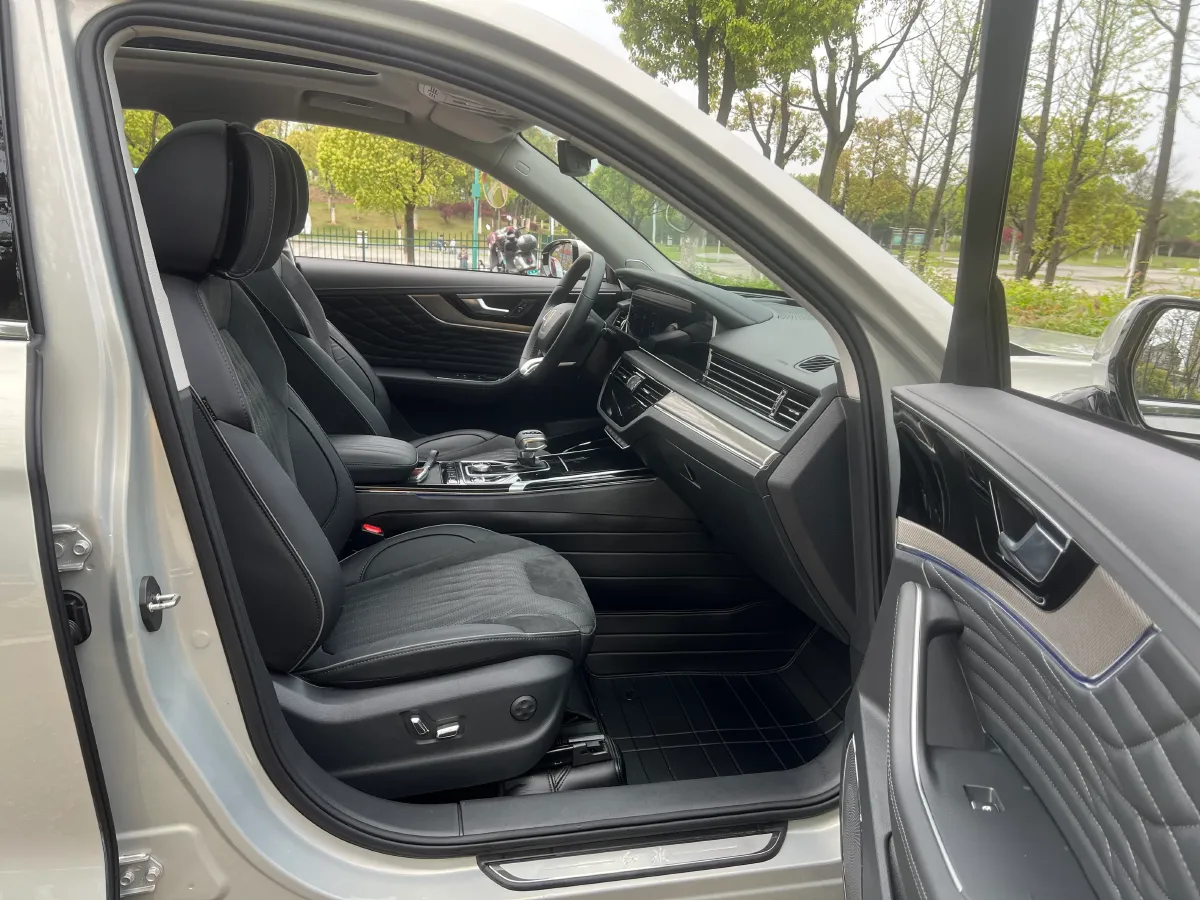 2022 HongQi HS5 2.0T 224HP L4 6AT,autocango,china used car exporter,china ev exporter,chinese used car exporter,chinese used ev exporter