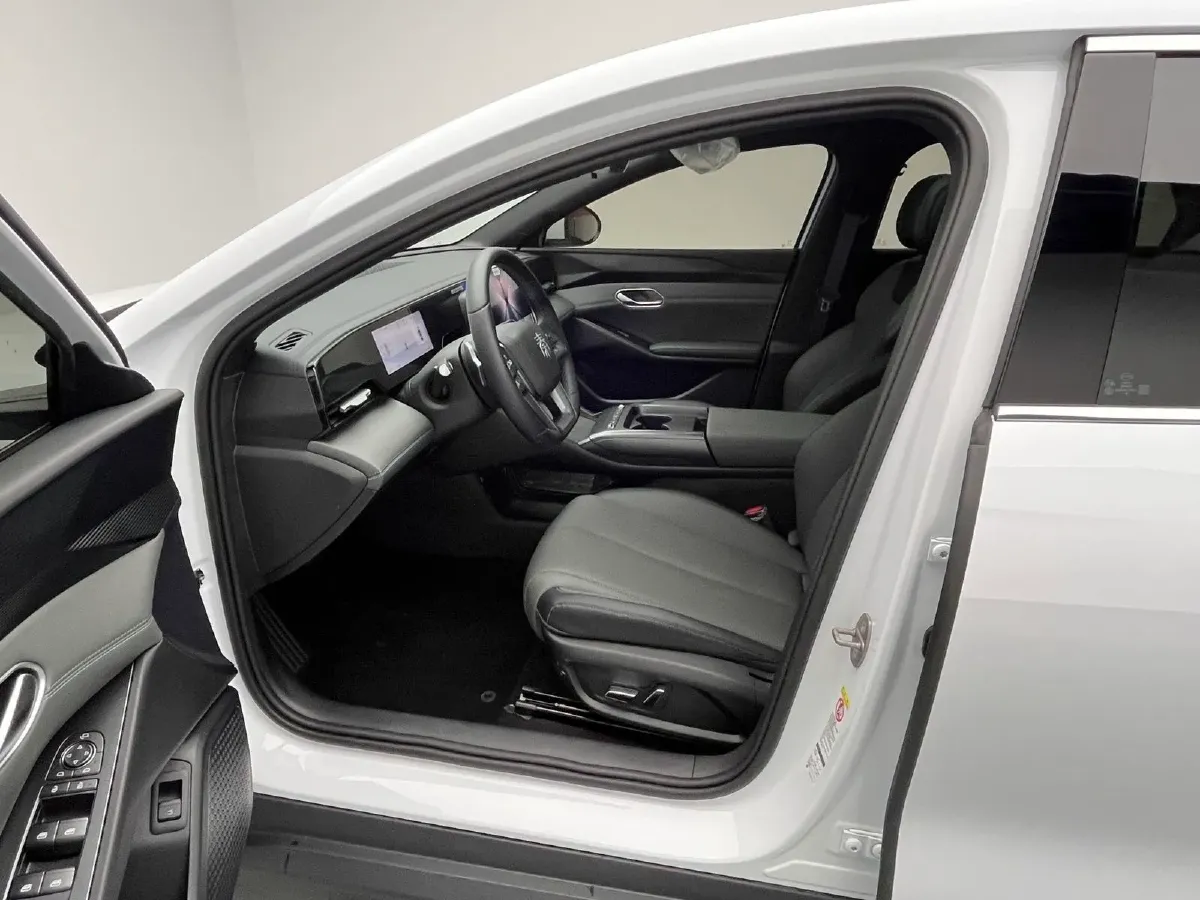 2025 BYD QinL BEV,autocango,china used car exporter,china ev exporter,chinese used car exporter,chinese used ev exporter