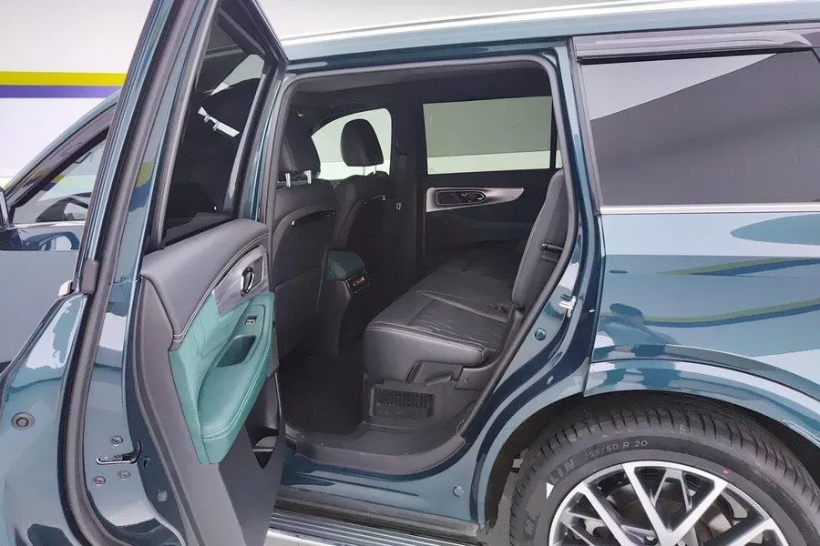 2024 GAC Trumpchi GS8 2.0T 190HP L4 E-CVT Hybrid,autocango,china used car exporter,china ev exporter,chinese used car exporter,chinese used ev exporter