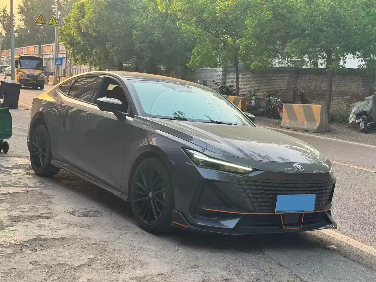 2023 ChangAn UNI-V 1.5T 188HP L4 7DCT,autocango,china used car exporter,china ev exporter,chinese used car exporter,chinese used ev exporter