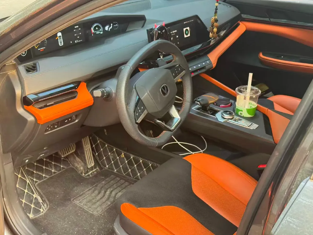 2023 ChangAn UNI-V 1.5T 188HP L4 7DCT,autocango,china used car exporter,china ev exporter,chinese used car exporter,chinese used ev exporter