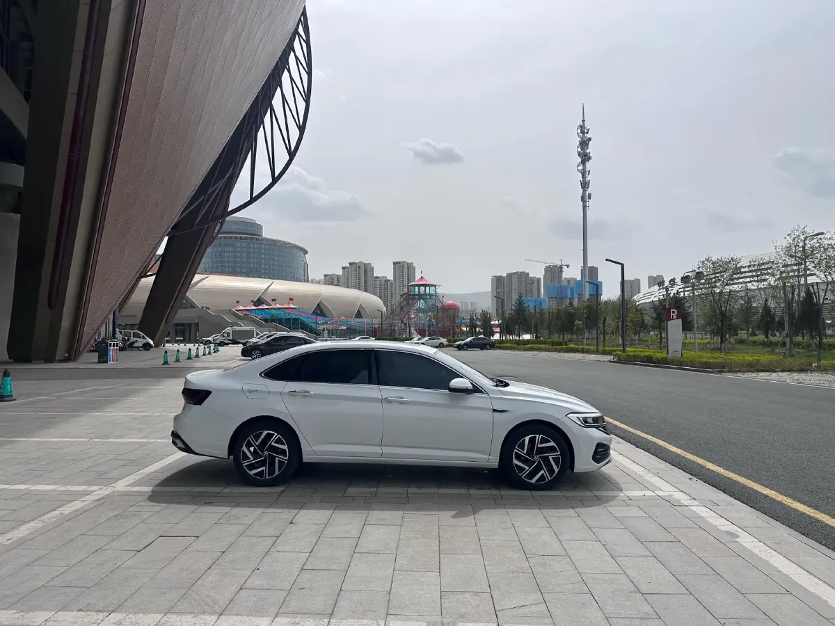 2023 Volkswagen Sagitar 1.5T 160HP L4 7DCT,autocango,china used car exporter,china ev exporter,chinese used car exporter,chinese used ev exporter