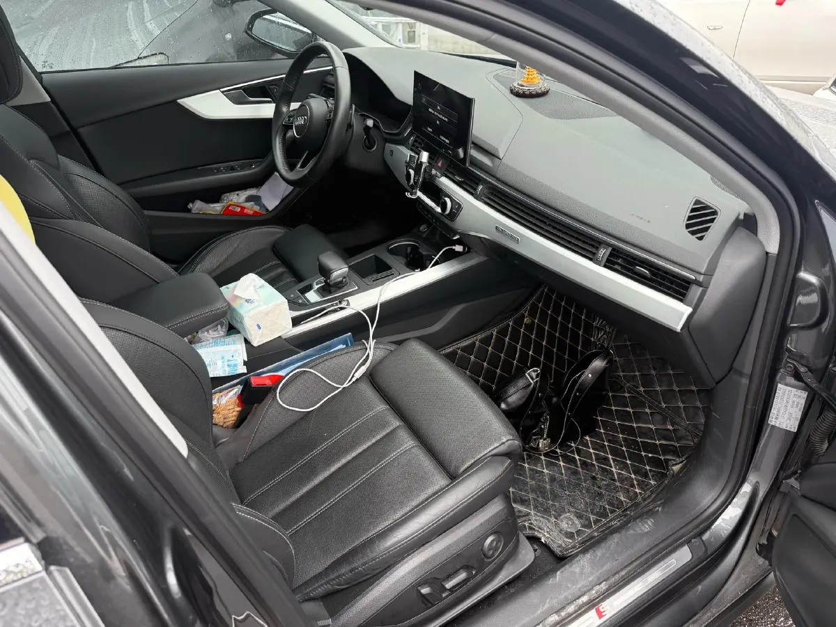 2020 Audi A4L 2.0T 190HP L4 7DCT,autocango,china used car exporter,china ev exporter,chinese used car exporter,chinese used ev exporter