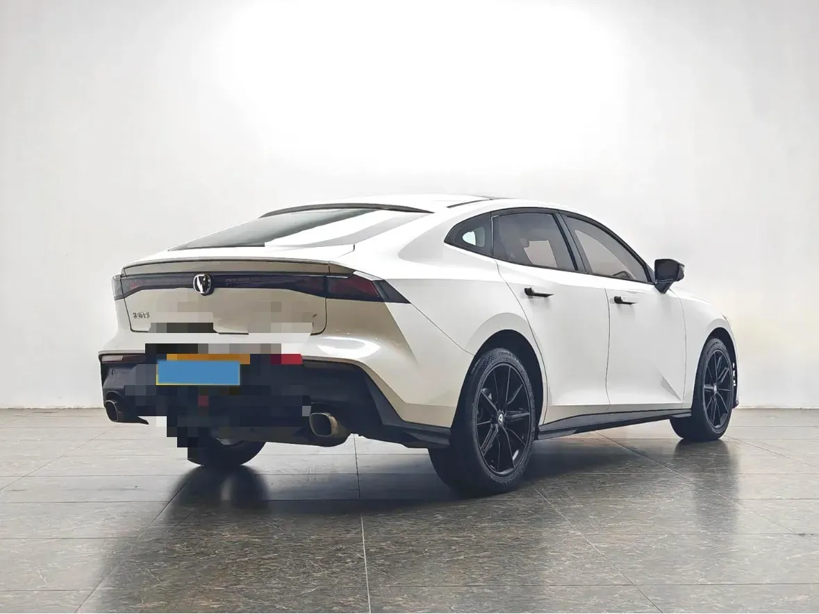 2024 ChangAn UNI-V 1.5T 188HP L4 7DCT,autocango,china used car exporter,china ev exporter,chinese used car exporter,chinese used ev exporter