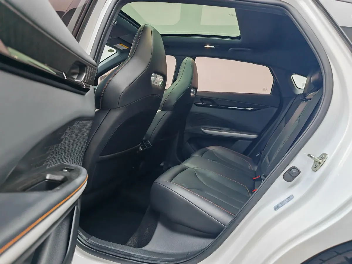 2024 ChangAn UNI-V 1.5T 188HP L4 7DCT,autocango,china used car exporter,china ev exporter,chinese used car exporter,chinese used ev exporter