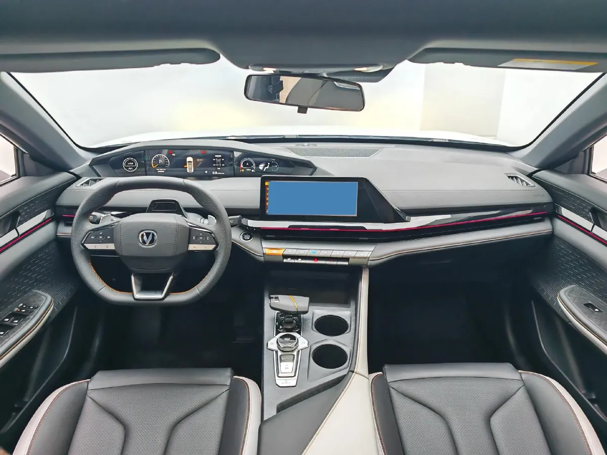 2024 ChangAn UNI-V 1.5T 188HP L4 7DCT,autocango,china used car exporter,china ev exporter,chinese used car exporter,chinese used ev exporter