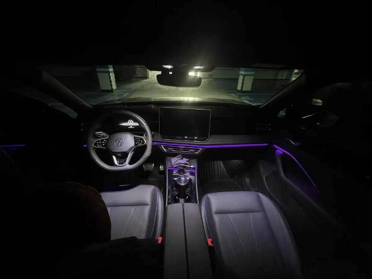 2026 Volkswagen Tiguan L 2.0T 220HP L4 7DCT,autocango,china used car exporter,china ev exporter,chinese used car exporter,chinese used ev exporter