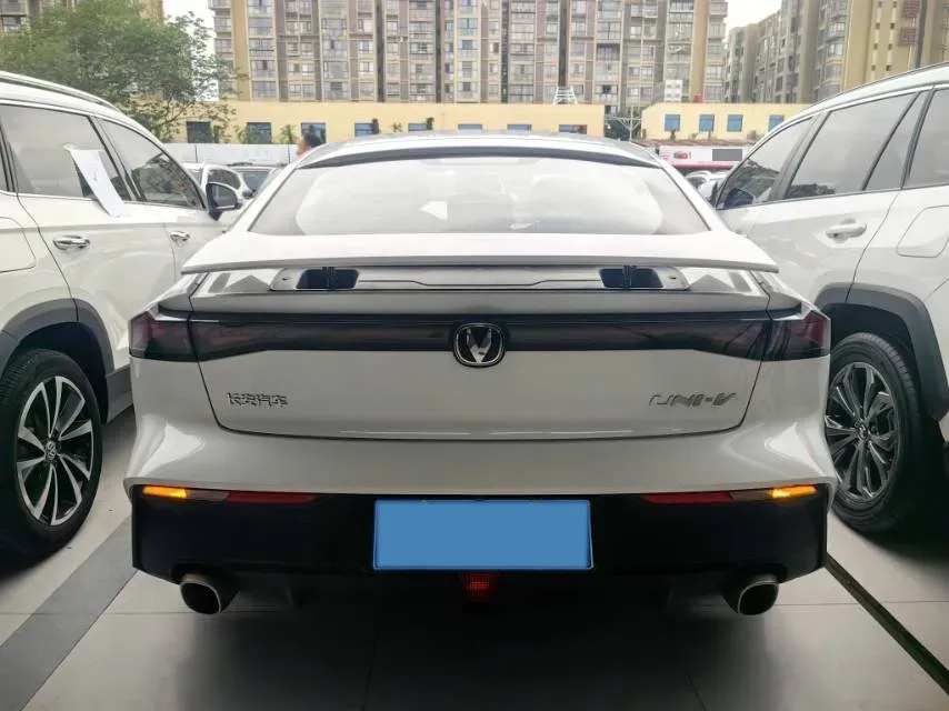 2022 ChangAn UNI-V 1.5T 188HP L4 7DCT,autocango,china used car exporter,china ev exporter,chinese used car exporter,chinese used ev exporter