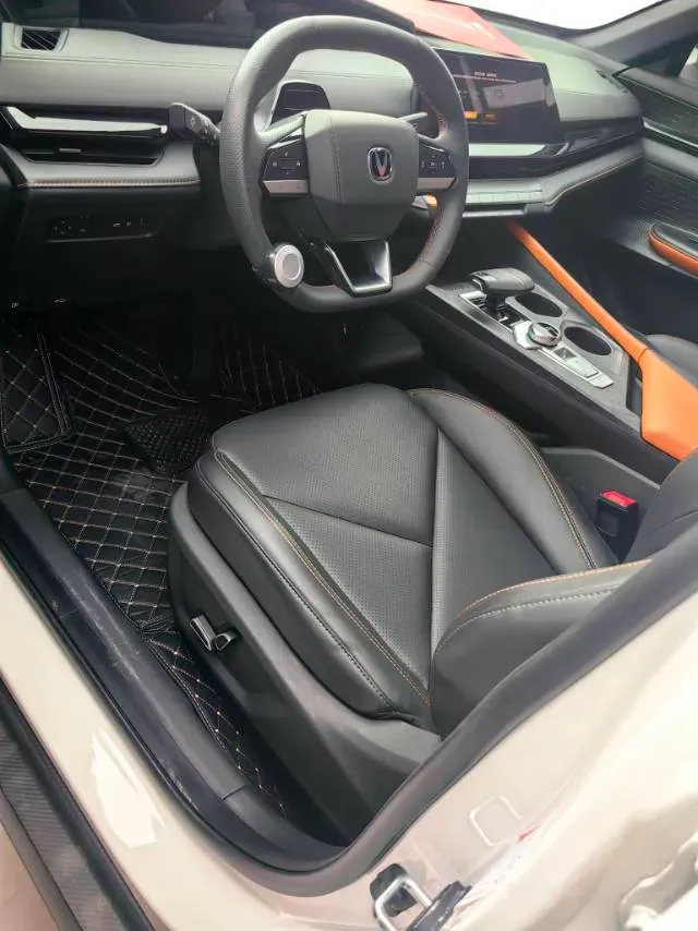 2022 ChangAn UNI-V 1.5T 188HP L4 7DCT,autocango,china used car exporter,china ev exporter,chinese used car exporter,chinese used ev exporter