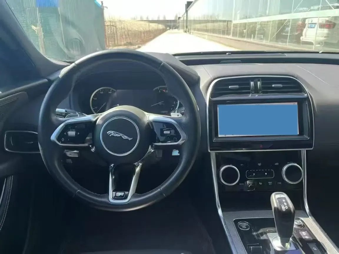 2020 Jaguar XEL 2.0T 200HP L4 8AT,autocango,china used car exporter,china ev exporter,chinese used car exporter,chinese used ev exporter