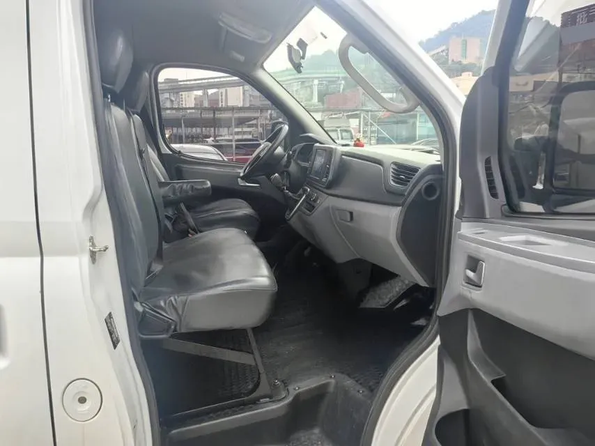 2023 MAXUS XinTu V80 2.0T 127HP L4 6MT,autocango,china used car exporter,china ev exporter,chinese used car exporter,chinese used ev exporter