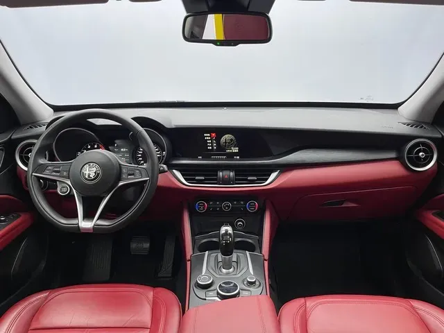 2017 Jaguar XE 2.0T 240HP L4 8AT,autocango,china used car exporter,china ev exporter,chinese used car exporter,chinese used ev exporter