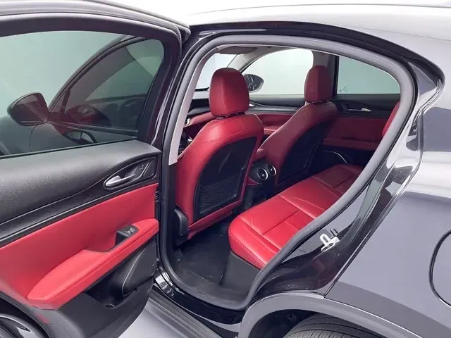 2017 Jaguar XE 2.0T 240HP L4 8AT,autocango,china used car exporter,china ev exporter,chinese used car exporter,chinese used ev exporter