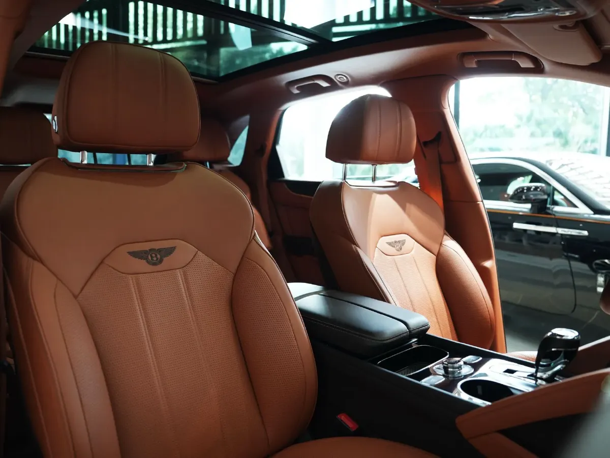 2022 Bentley Bentayga 4.0T 550HP V8 8AT,autocango,china used car exporter,china ev exporter,chinese used car exporter,chinese used ev exporter