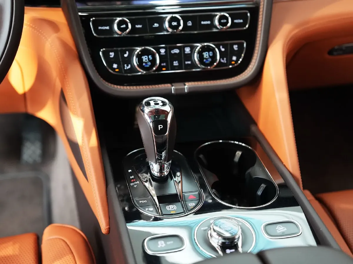 2022 Bentley Bentayga 4.0T 550HP V8 8AT,autocango,china used car exporter,china ev exporter,chinese used car exporter,chinese used ev exporter