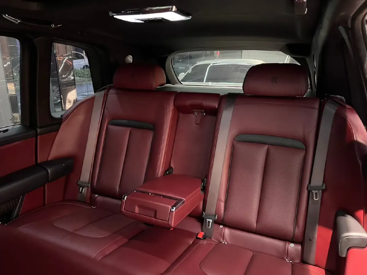 2018 Rolls-Royce Cullinan 6.7T 571HP V12 8AT,autocango,china used car exporter,china ev exporter,chinese used car exporter,chinese used ev exporter