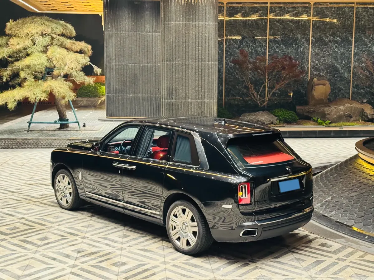 2018 Rolls-Royce Cullinan 6.7T 571HP V12 8AT,autocango,china used car exporter,china ev exporter,chinese used car exporter,chinese used ev exporter