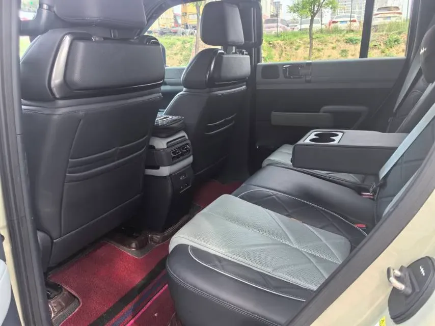 2023 FangChengBao Bao 5 1.5T 194HP L4 E-CVT PHEV 31.8KWH,autocango,china used car exporter,china ev exporter,chinese used car exporter,chinese used ev exporter